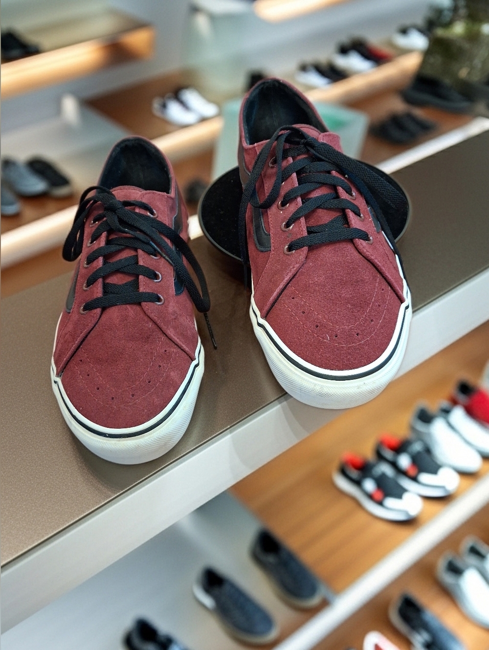 VANS Men's Suede Casual Lace-Up Sneakers in Burgundy and Black Size 13